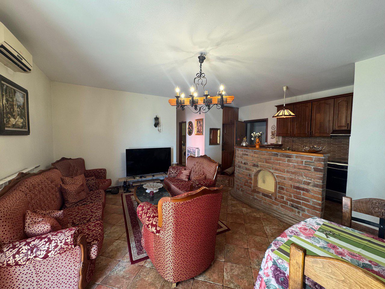 Apartament 2+1 per qera, prane Gjykates se Apelit, Tirane.