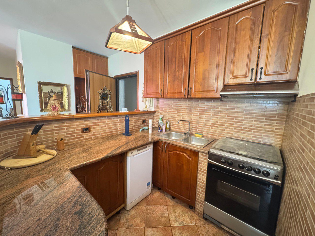 Apartament 2+1 per qera, prane Gjykates se Apelit, Tirane.