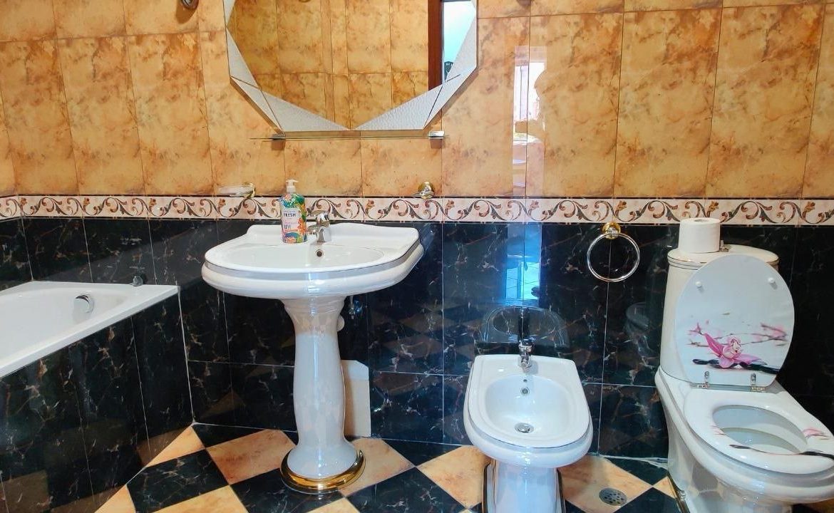 1170
