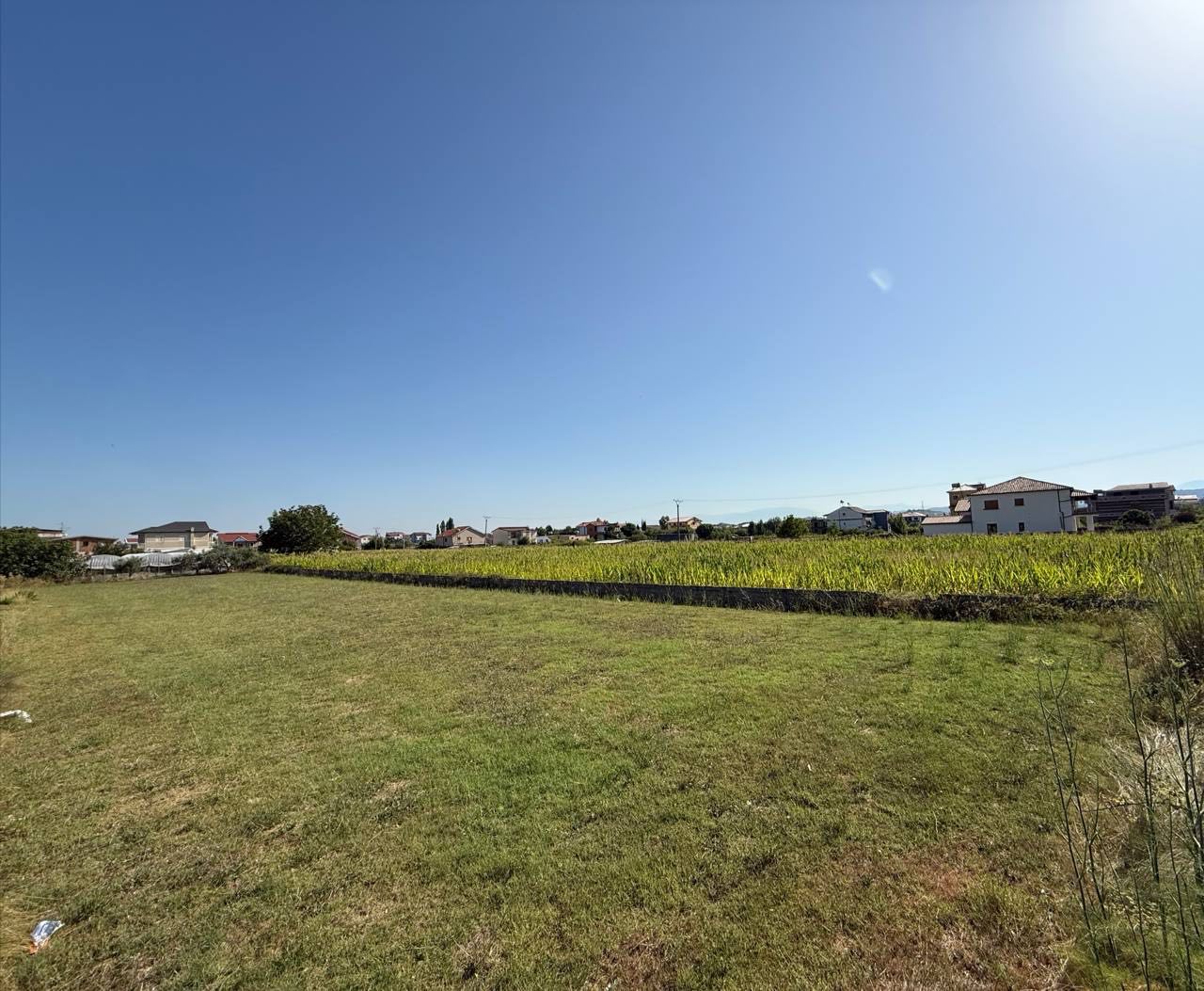 Toke 2050 m2 per shitje, Shijak, Durres.