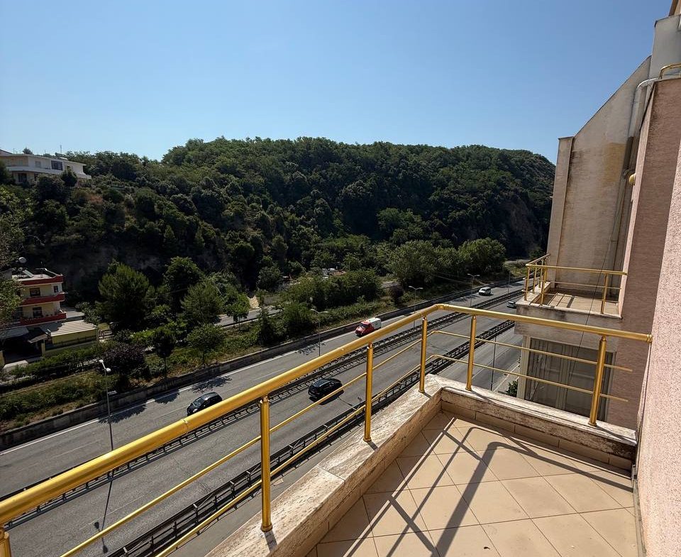 Apartament 1+1 per shitje, te Shkembi Kavajes, Durres.