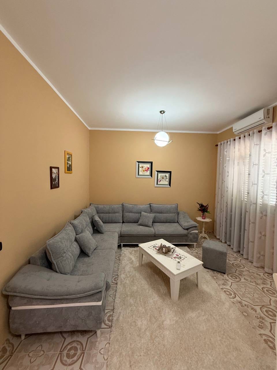 Vile 3-kate per shitje, ne Sallmone, Durres.