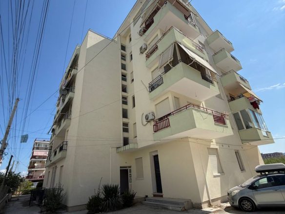 Apartament 2+1 per shitje, Golem, Durres.