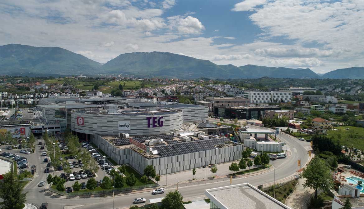 Godine multifunksionale per shitje, 550 m larg TEG, Tirane.