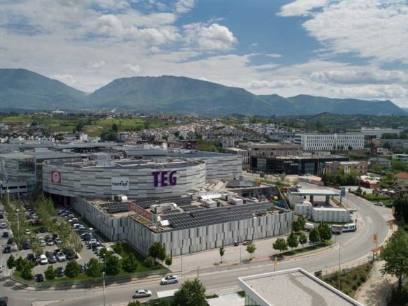 Godine multifunksionale per shitje, 550 m larg TEG, Tirane.
