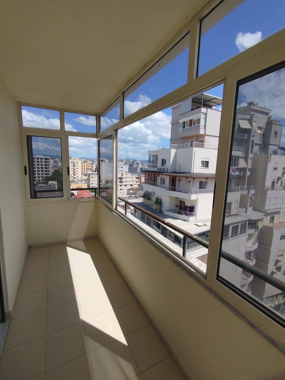 Apartament 2+1 per shitje te Muzeumi, Durres.