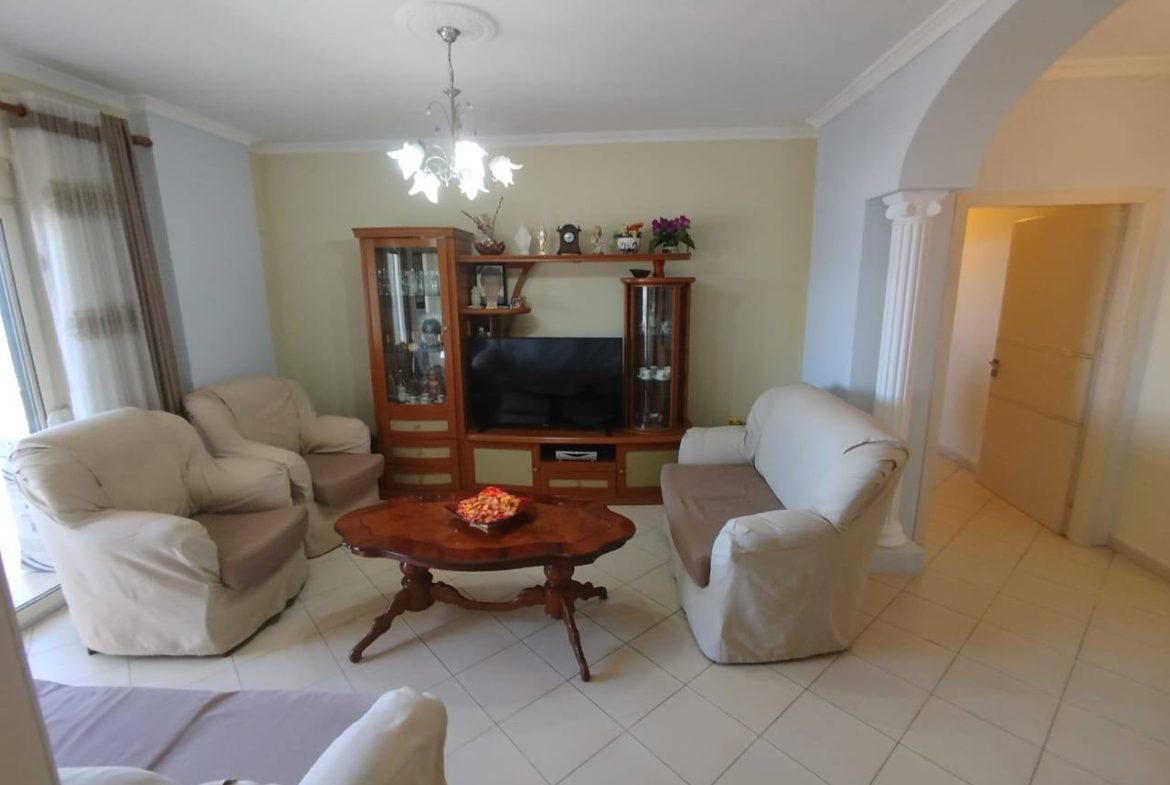 Apartament 2+1 per shitje te Muzeumi, Durres.