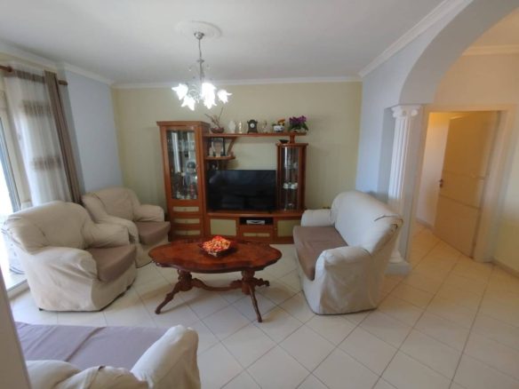 Apartament 2+1 per shitje te Muzeumi, Durres.