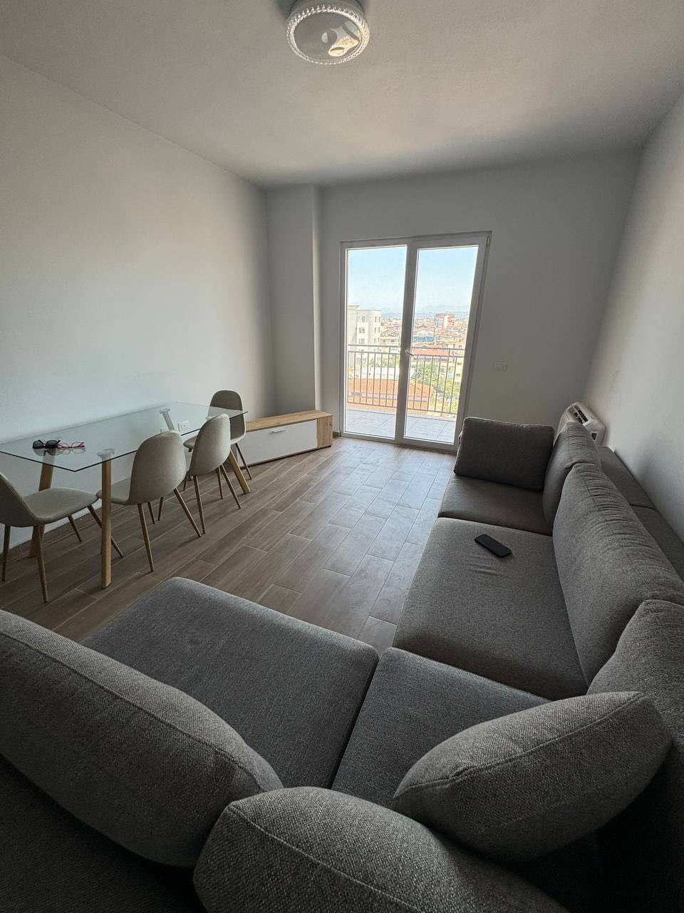 Apartament 2+1 per qera, te Zjarrfiksja, Durres.