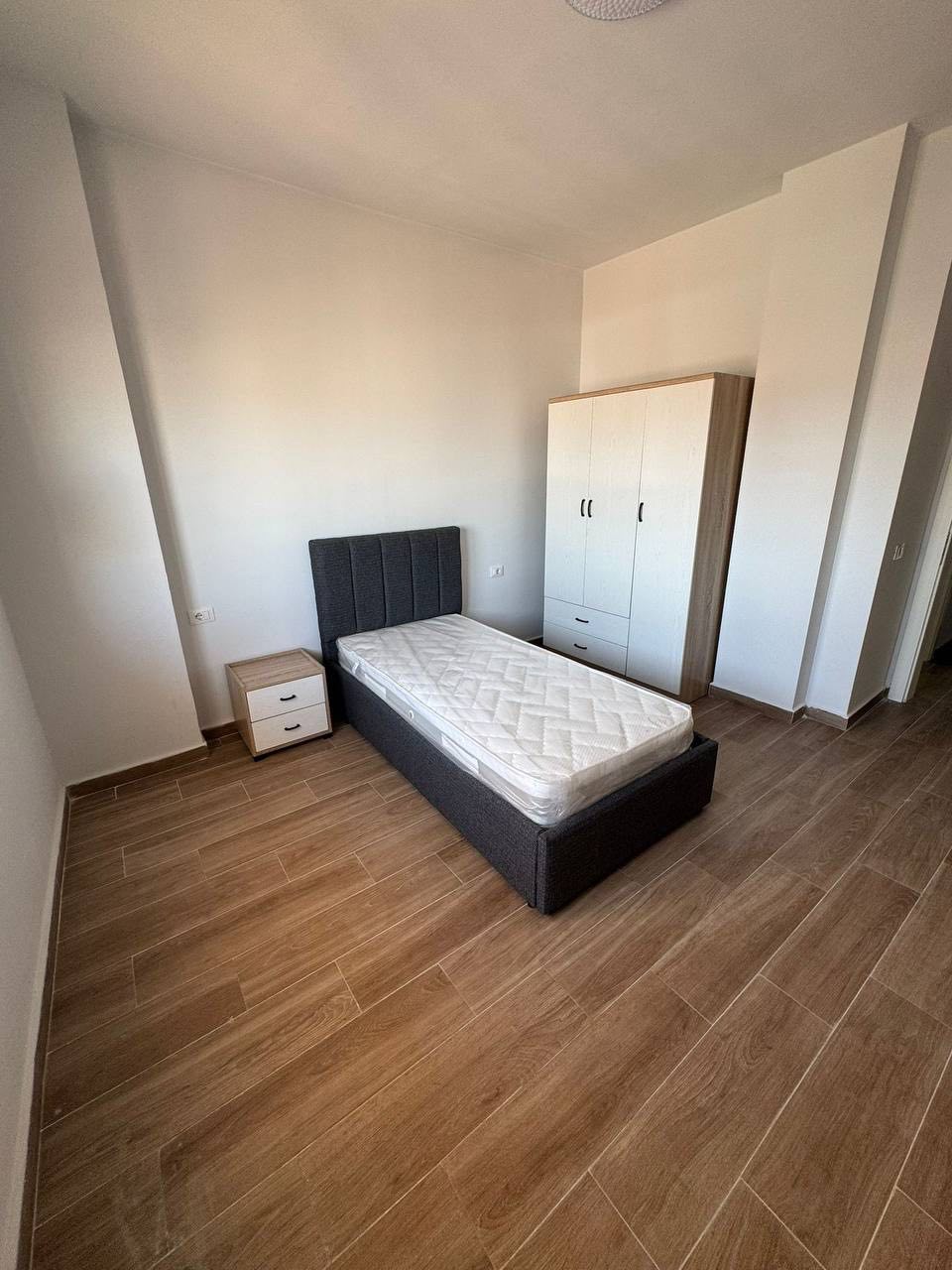 Apartament 2+1 per qera, te Zjarrfiksja, Durres.