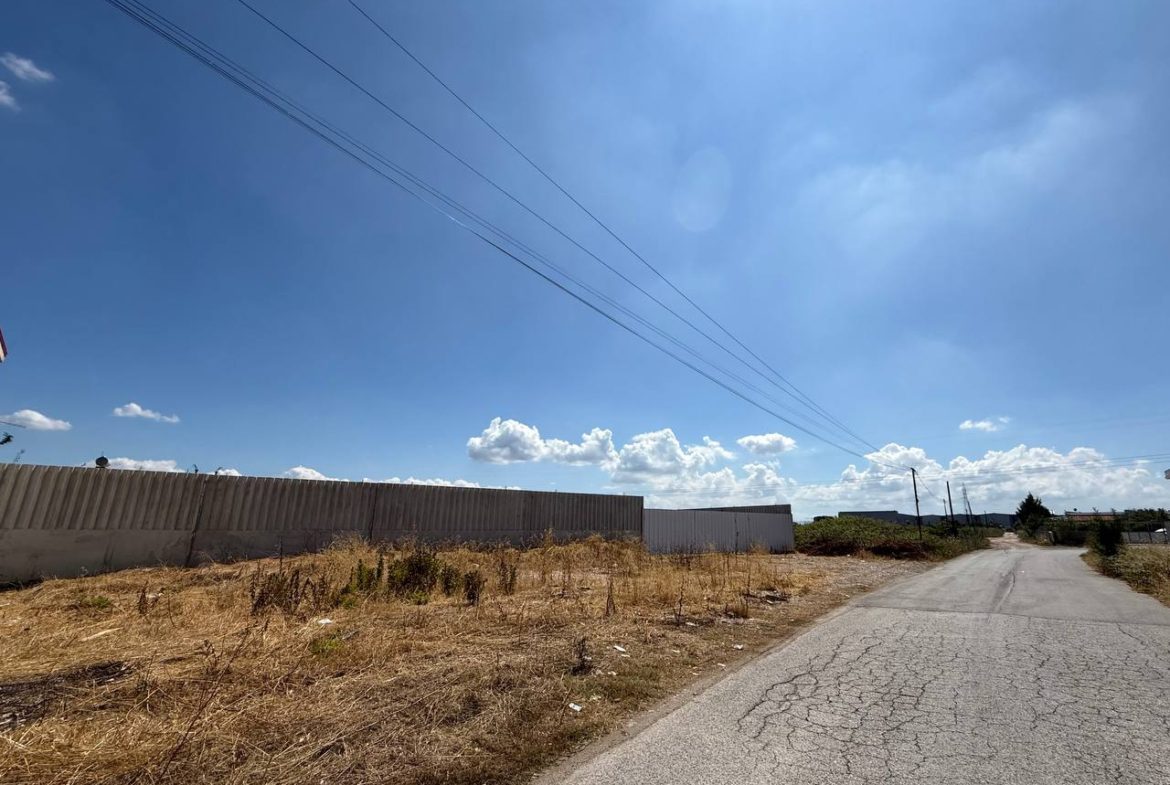 Toke 8000 m2 per shitje, Fllake, Durres.