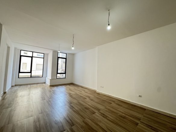 Ambiente biznesi per qera, te Donika Cente, Mine Peza, Tirane.