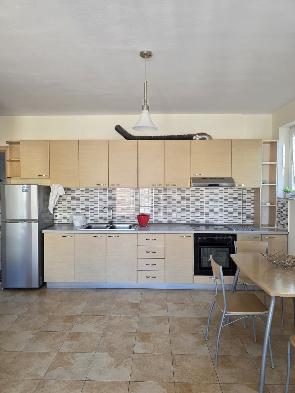 Apartament 1+1 me qera, te rruga Hoxha Tahsim, Tirane.