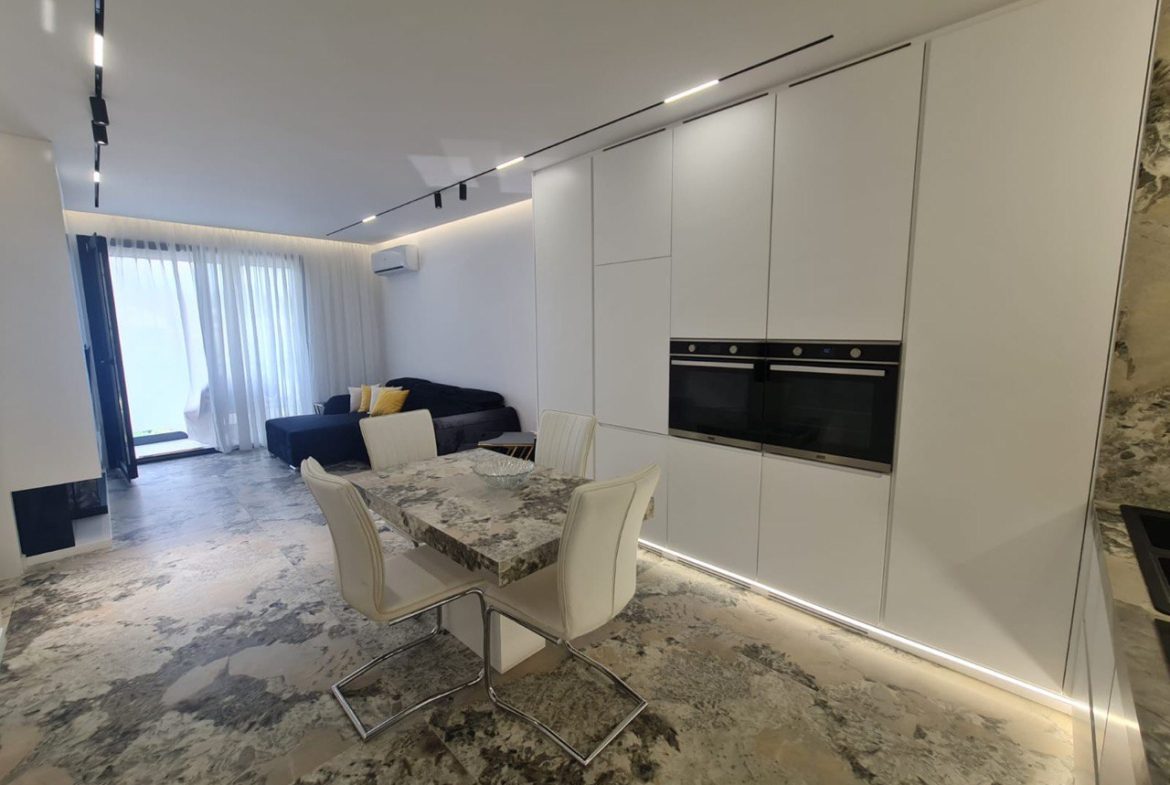 Apartament 1+1 luksoz per qera, te Liqeni Thate, Tirane.