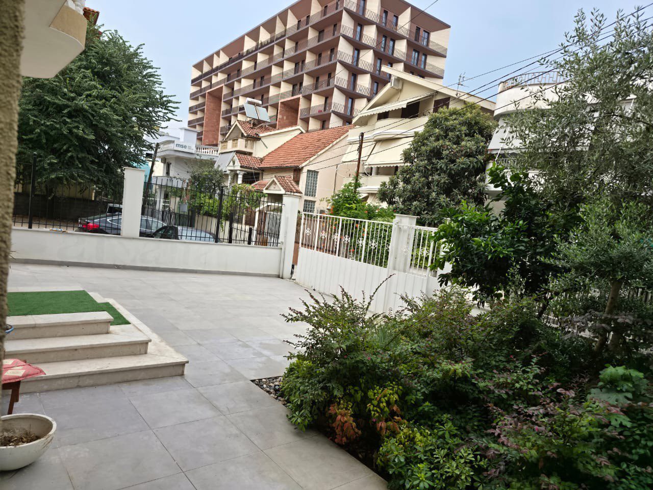 Objekt vile 2 kate per qera, prane Kompleksit Dinamo, Tirane.