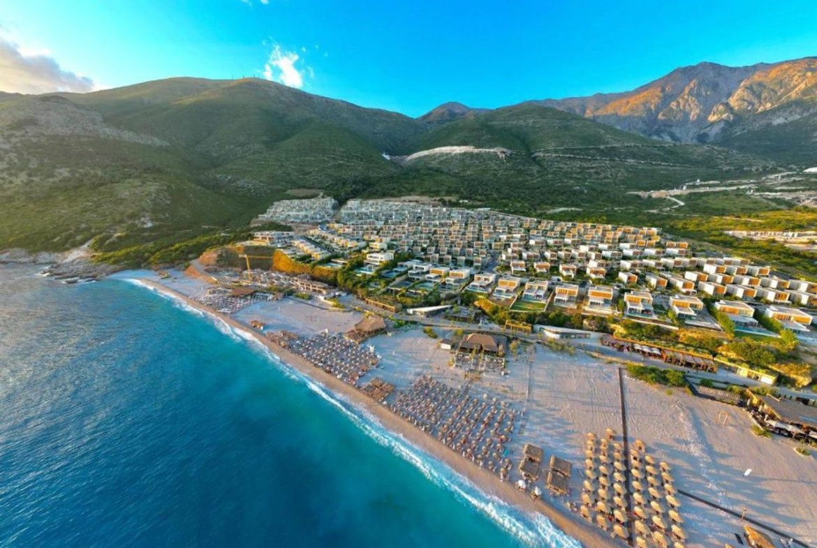 Apartament 1+1 me pamje nga deti per shitje, Green Coast Resort &Residence, Palase.