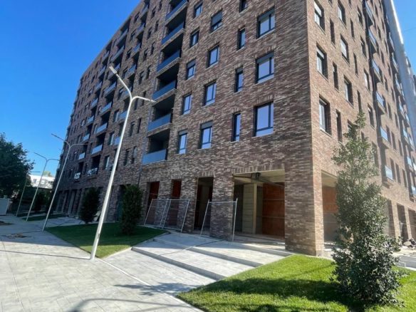 Apartament 2+1 per shitje, rruga 5 Maj, Tirane.