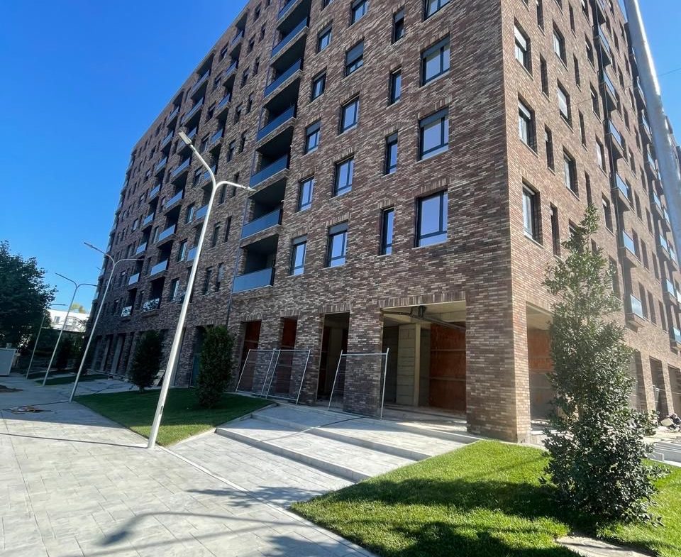 Apartament 2+1 per shitje, rruga 5 Maj, Tirane.