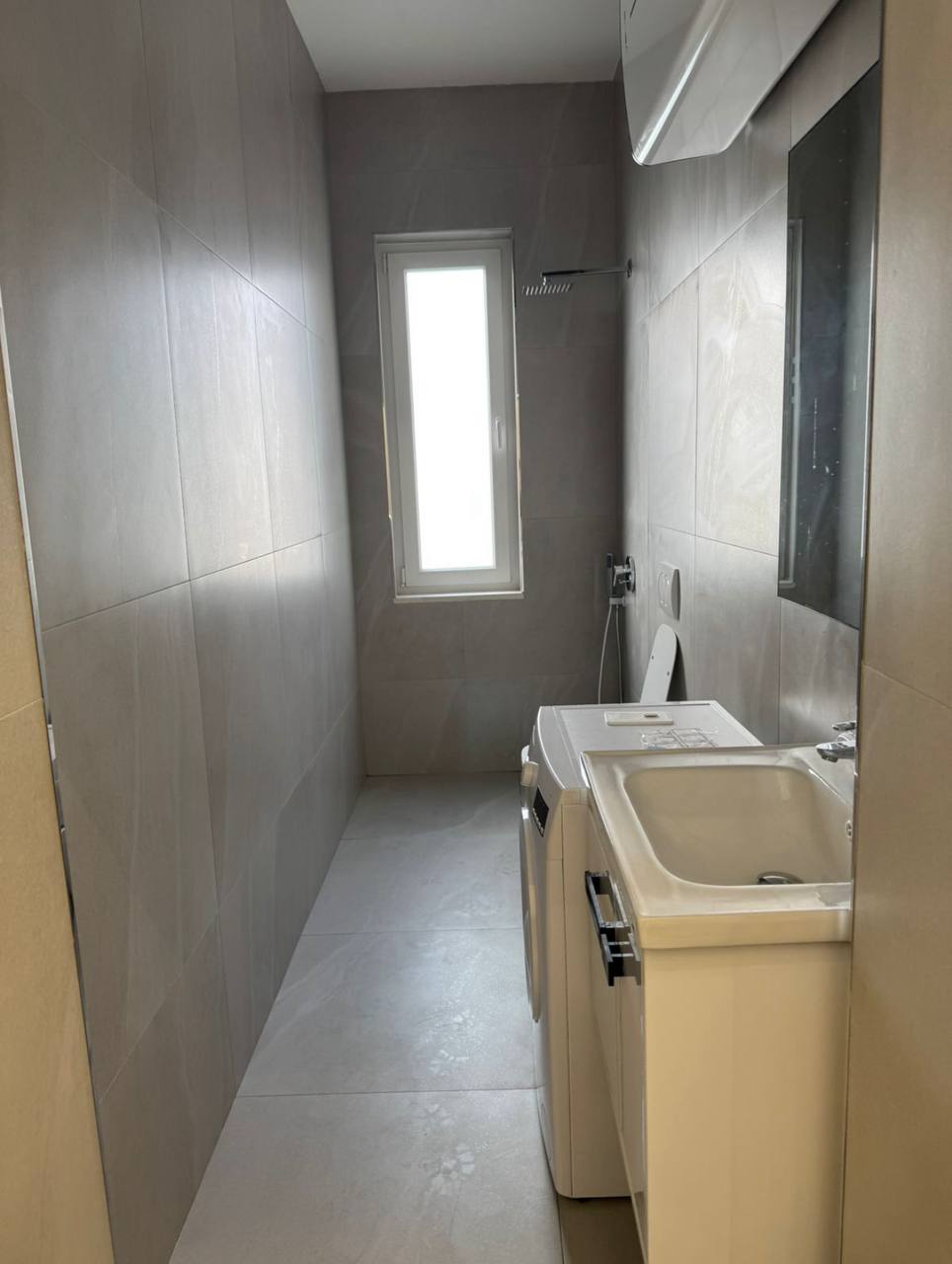 Apartament 1+1 per qera, te Blue Star Shopping Center, Durres.