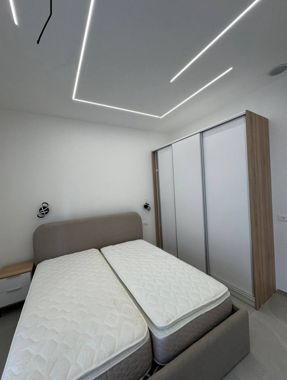 Apartament 1+1 per qera, te Blue Star Shopping Center, Durres.