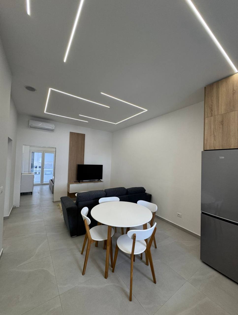 Apartament 1+1 per qera, te Blue Star Shopping Center, Durres.