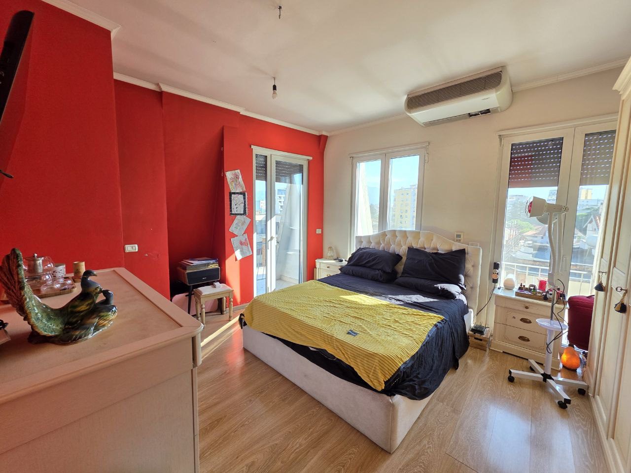 Apartament 2+1 per shitje, prane 21 Dhjetori, Tirane.
