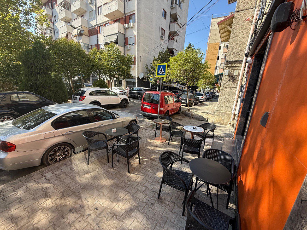 Dyqan per shitje, rruga Irfan Tomini, Tirane.