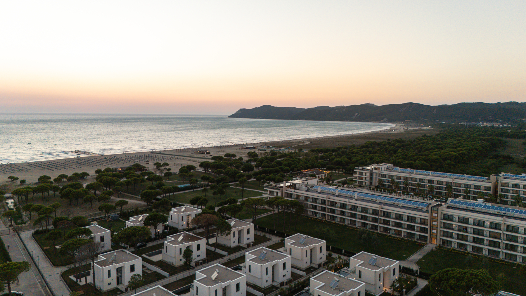 Super apartament 2+1 me parkim per qera, ne Gjirin e Lalezit, Durres.