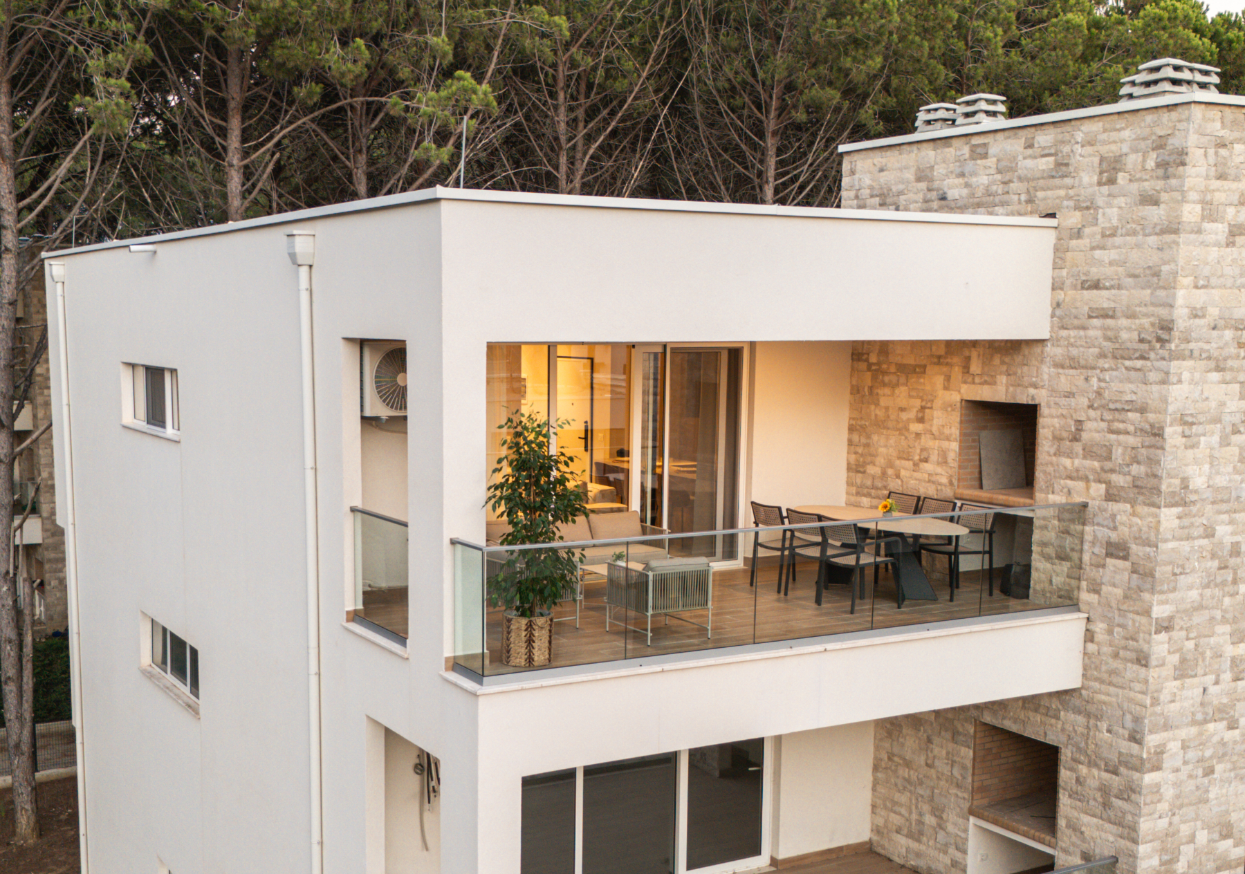 Super apartament 2+1 me parkim per qera, ne Gjirin e Lalezit, Durres.