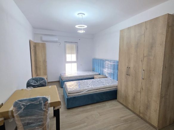 Jepen 3 njesi te ndara per biznes, prane Qendres, Tirane.