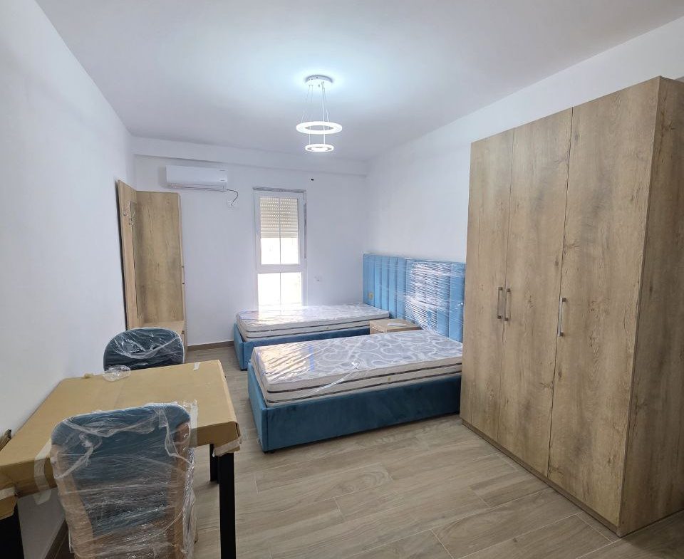 Jepen 3 njesi te ndara per biznes, prane Qendres, Tirane.