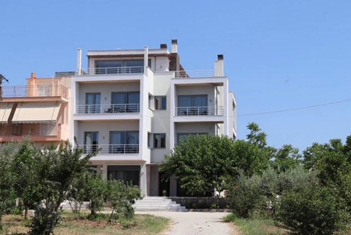 Apartamente per shitje, 100 metra larg detit, ne nje nga ishujt e Greqis.