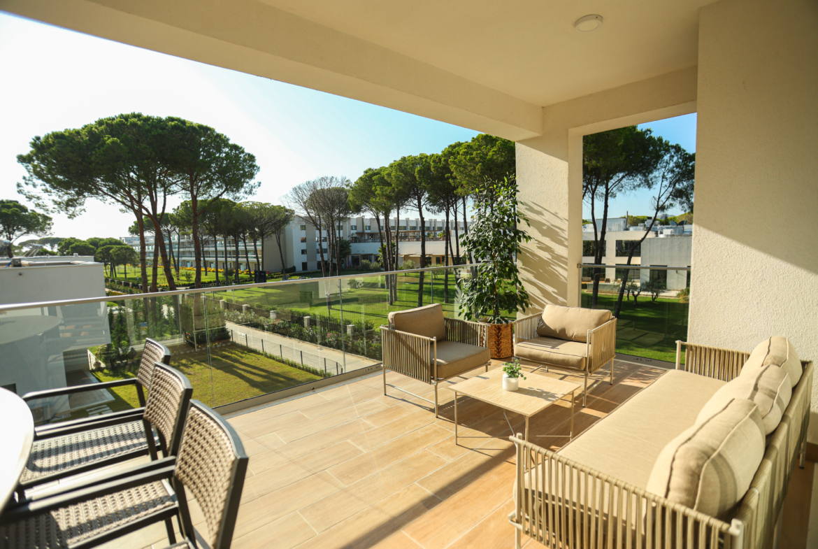 Super apartament 2+1 me parkim per qera, ne Gjirin e Lalezit, Durres.