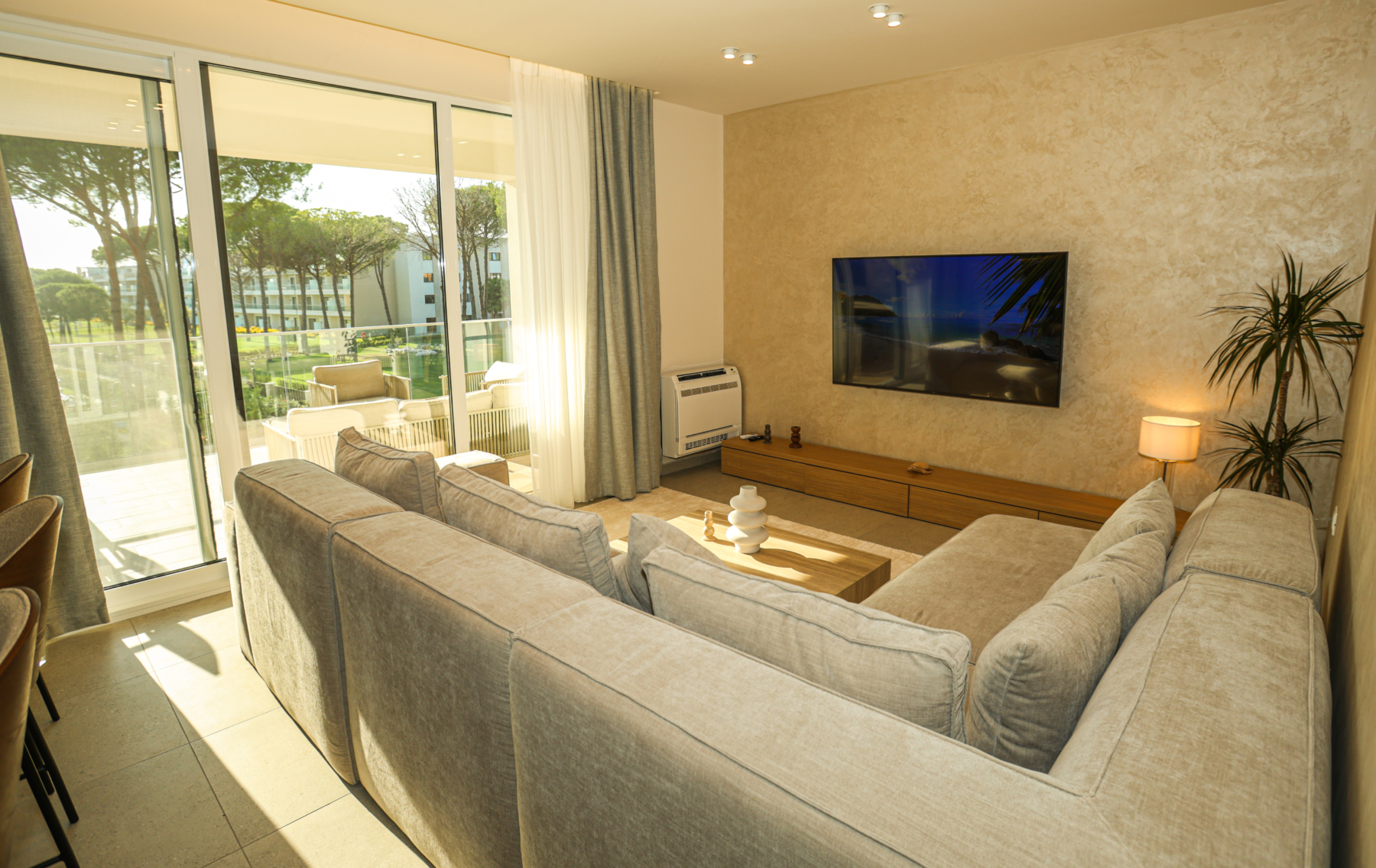 Super apartament 2+1 me parkim per qera, ne Gjirin e Lalezit, Durres.