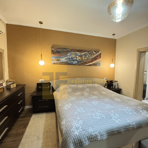 Apartament 3+1 për shitje, te Komuna Parisit, Tiranë.