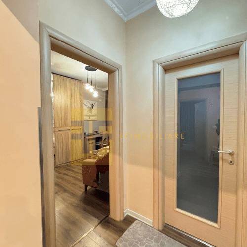 Apartament 3+1 për shitje, te Komuna Parisit, Tiranë.
