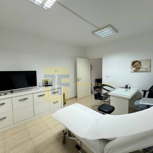 Apartament për qera, te Komuna e Parisit, Tiranë.