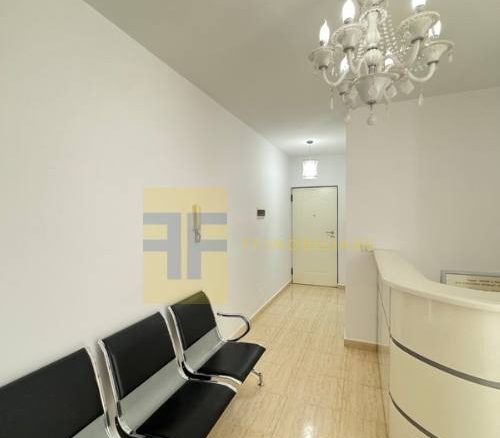 Apartament për qera, te Komuna e Parisit, Tiranë.