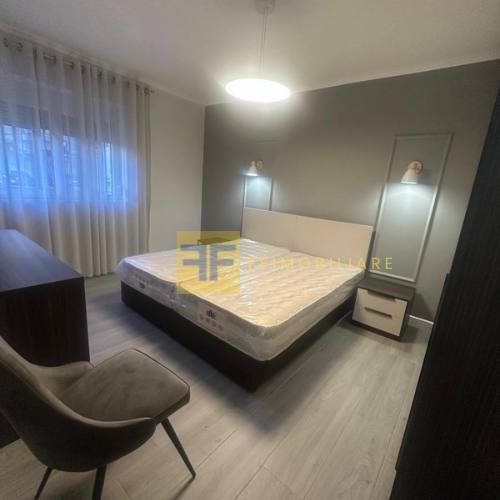 Apartament 1+1 per qera, prane shkolles se Kuqe, Tirane.