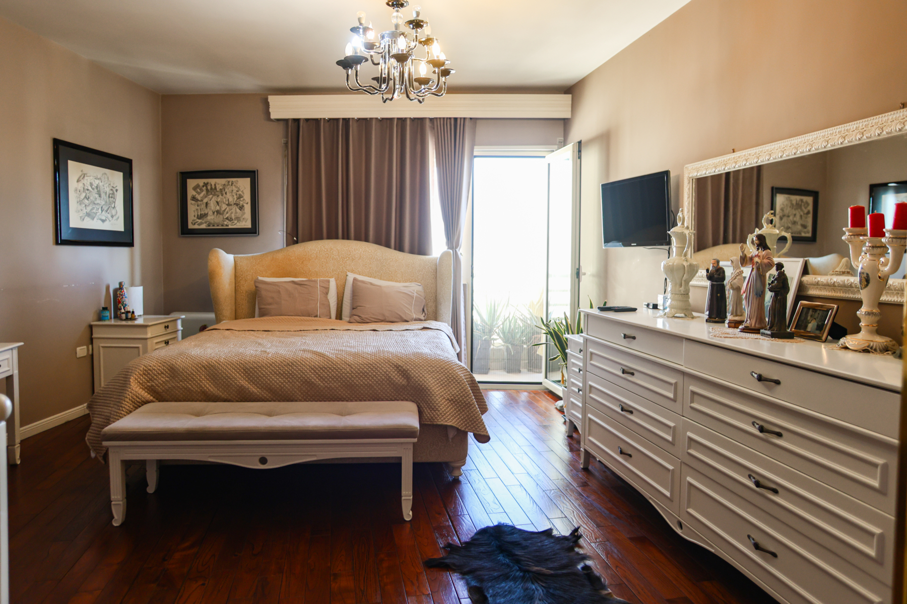 Ekskluzive! Apartament 5+1 për shitje, pranë Bulevardit Zogu I, Tiranë.
