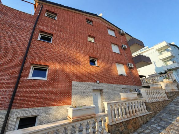 Ekskluzive! Hotel për shitje, në Shëngjin, Lezhë.