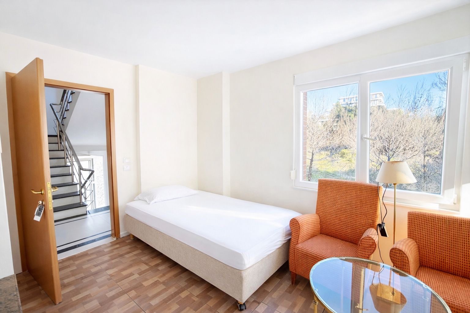 Ekskluzive! Hotel për shitje, në Shëngjin, Lezhë.