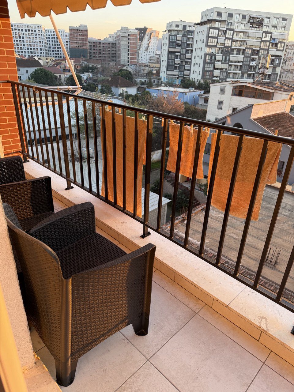 Apartament 1+1 me qera, te Fusha Aviacionit, Tiranë.