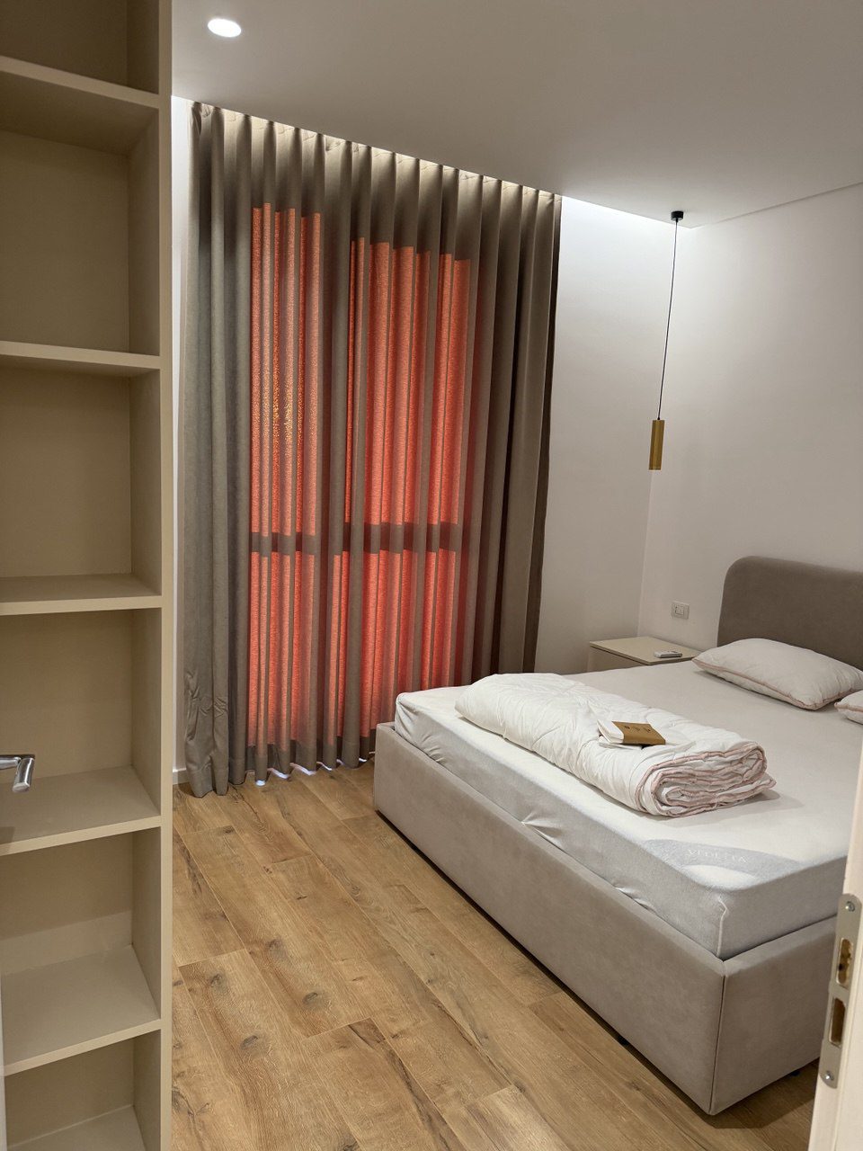 Apartament 1+1 me qera, te Fusha Aviacionit, Tiranë.