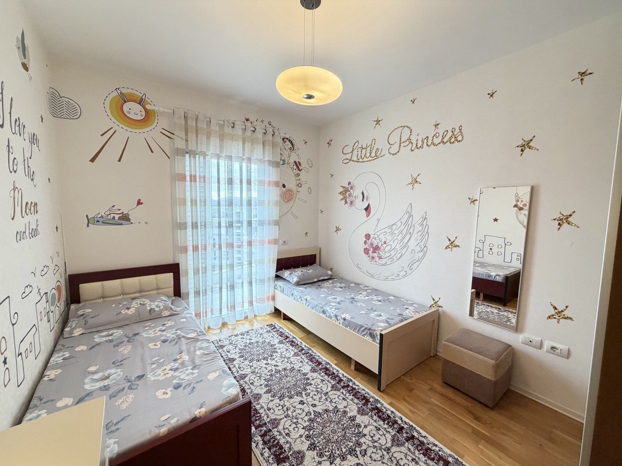 Apartament 2+1 për qera, te Kopshti Botanik, Tiranë.