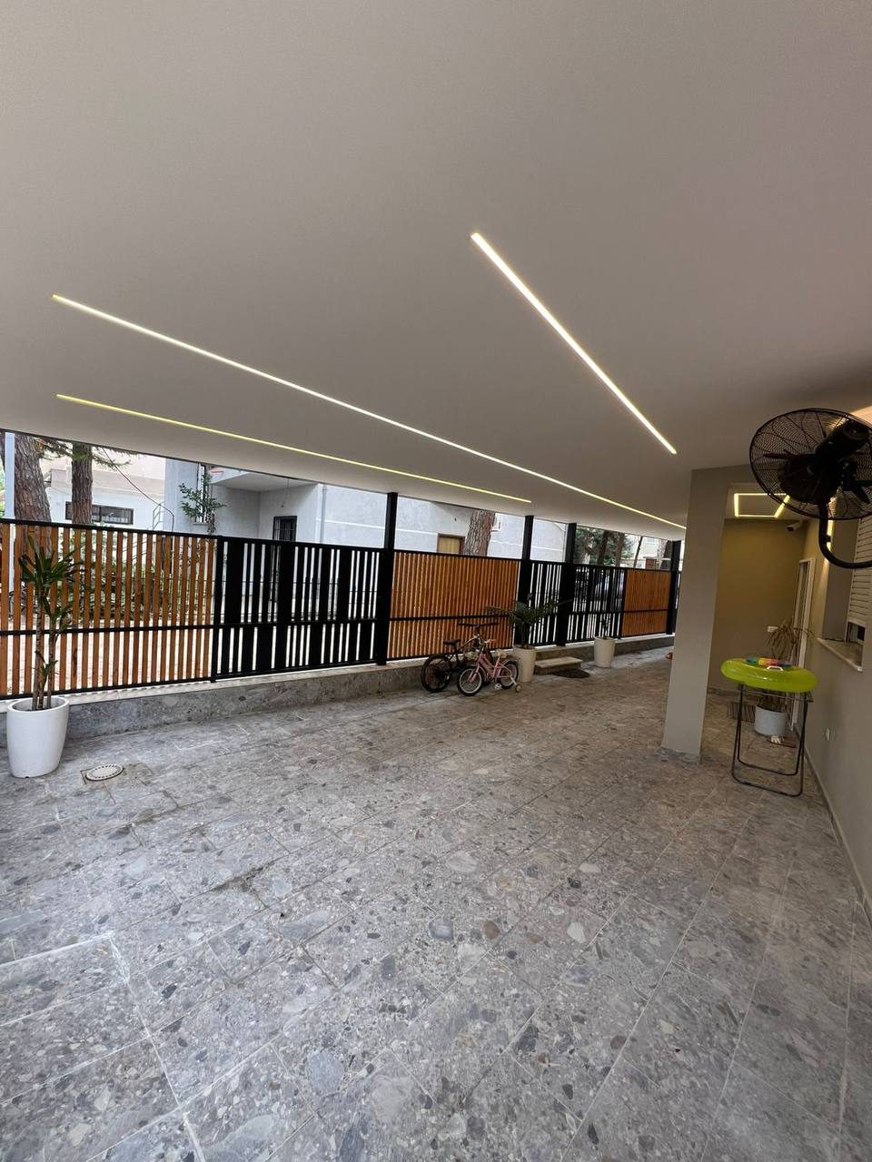Apartament 1+1+verandë, pranë Hotel Epidam, Golem.