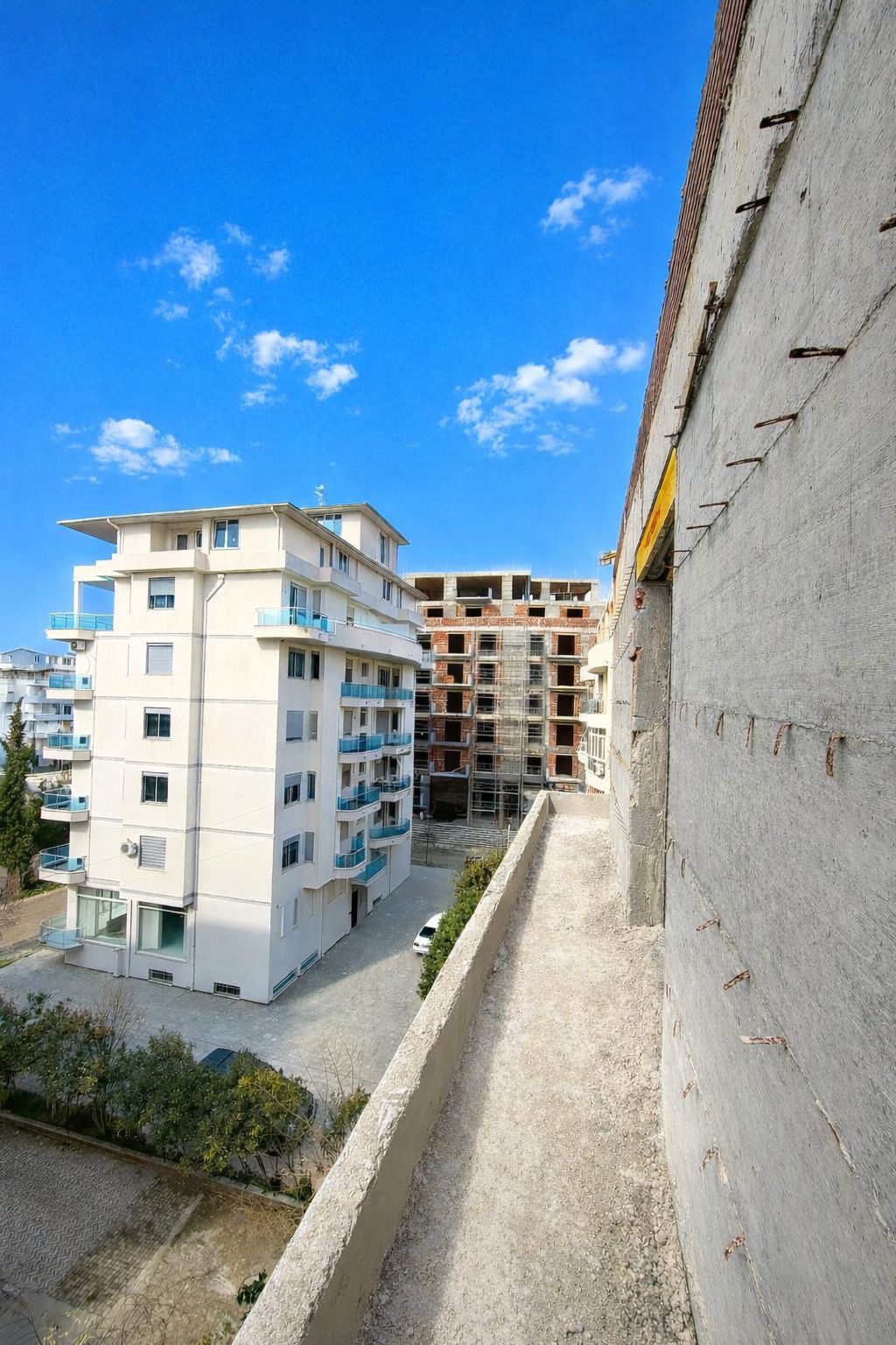 Apartament 1+1 për shitje, në Golem, Durrës.