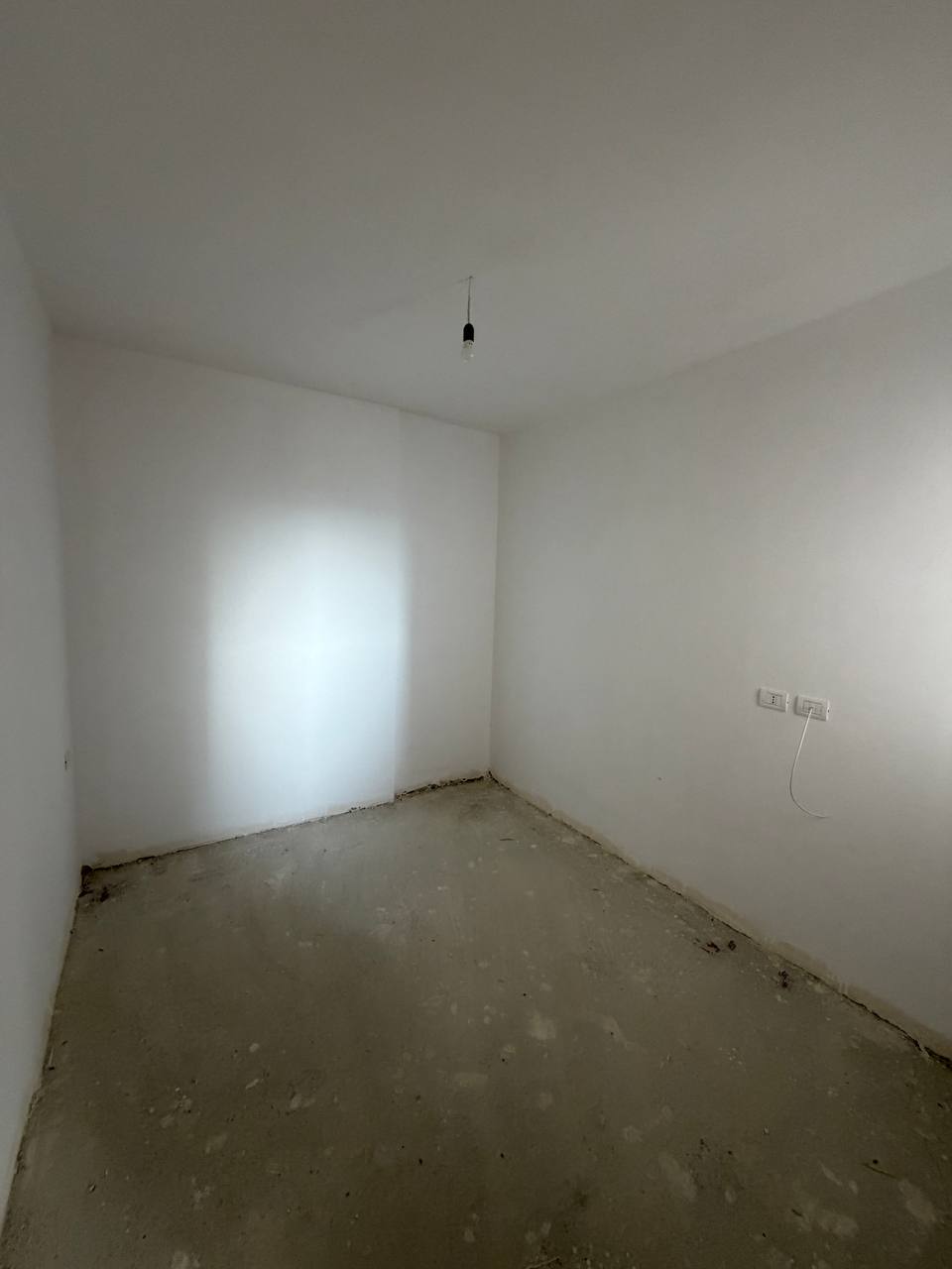 Apartament 2+1 për shitje, te Billa, Durrës.