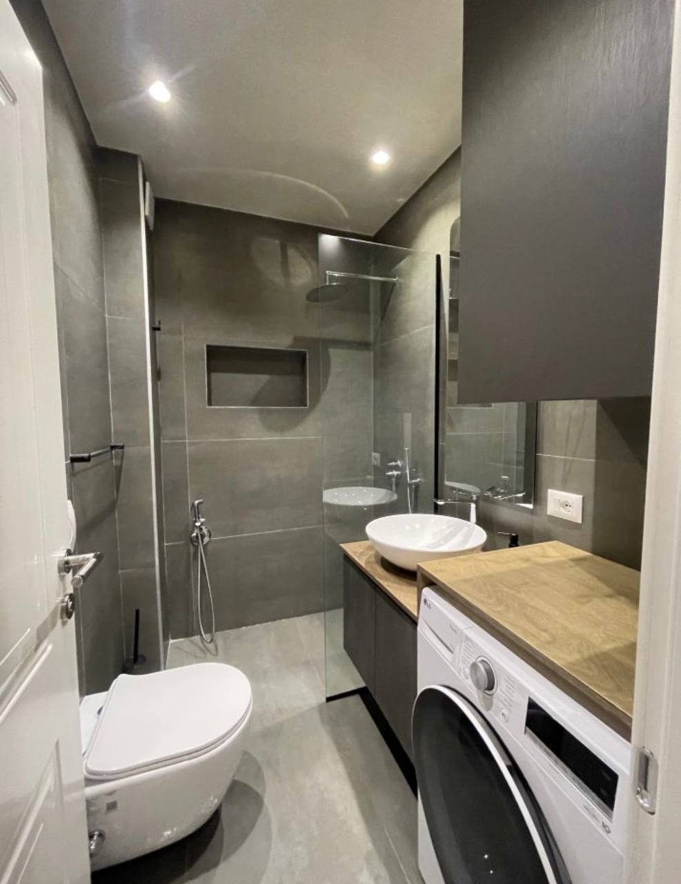 Apartament 2+1 për qera, në Selitë, Tiranë.