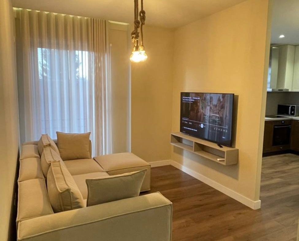 Apartament 2+1 për qera, në Selitë, Tiranë.